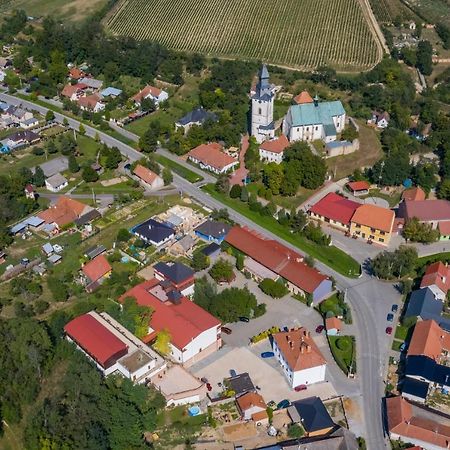 Hotelovy Dum Kaskada - Bed And Breakfast Kurdejov Luaran gambar