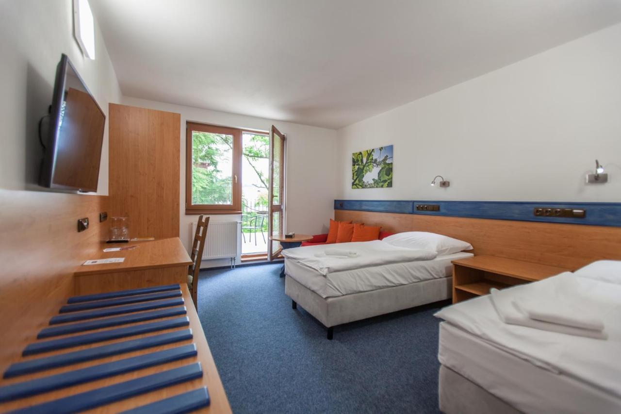 Hotelovy Dum Kaskada - Bed And Breakfast Kurdejov Luaran gambar