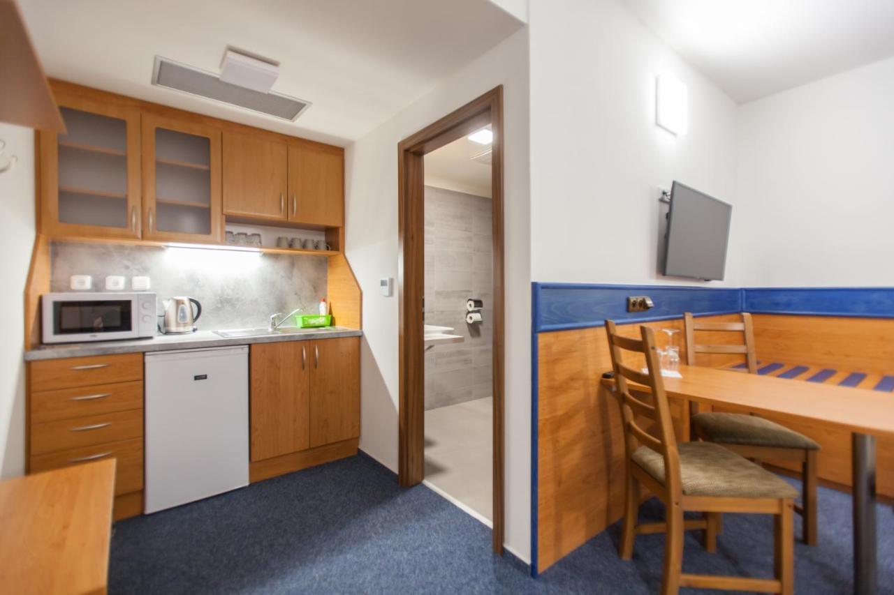 Hotelovy Dum Kaskada - Bed And Breakfast Kurdejov Luaran gambar
