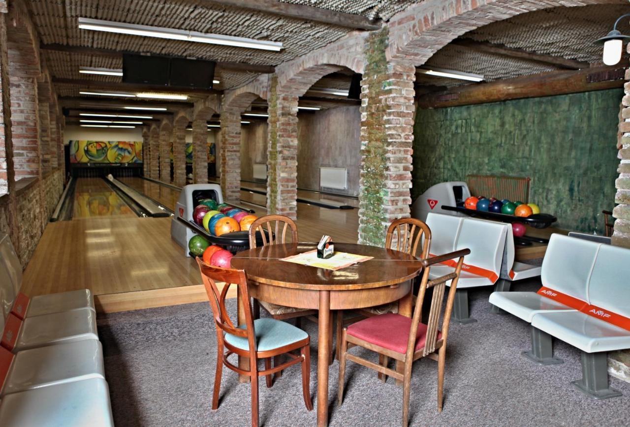 Hotelovy Dum Kaskada - Bed And Breakfast Kurdejov Luaran gambar