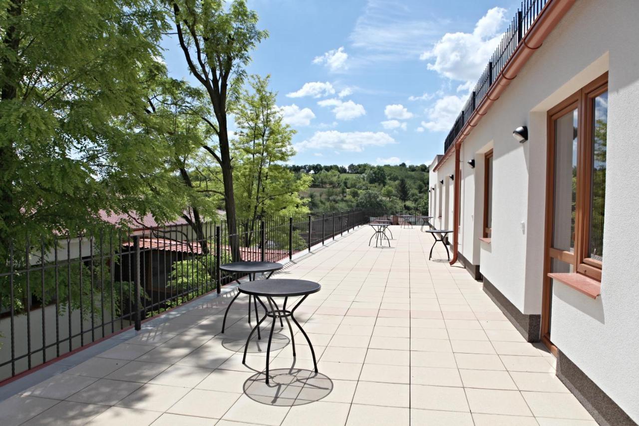 Hotelovy Dum Kaskada - Bed And Breakfast Kurdejov Luaran gambar